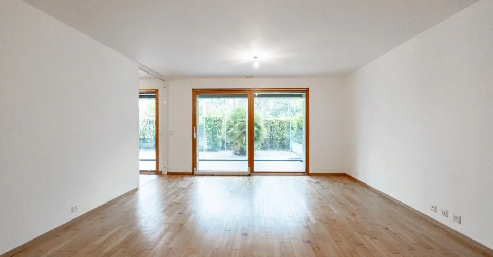 Appartement traversant d’exception de 151m² avec 2 jardins de 87², véranda vitrée de 25m² et double box de 31m² – Foto 6 von 20