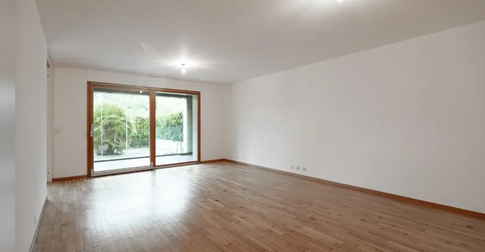 Appartement traversant d’exception de 151m² avec 2 jardins de 87², véranda vitrée de 25m² et double box de 31m² – Foto 7 von 20