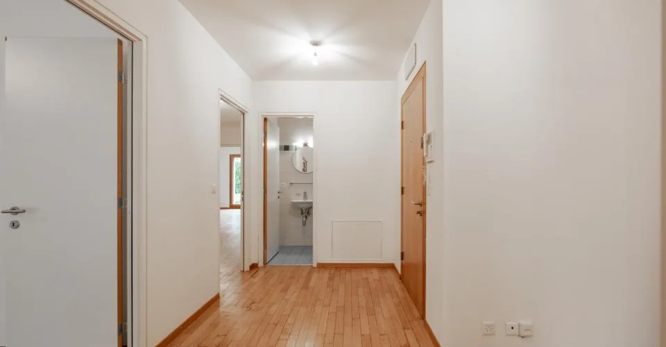 Appartement traversant d’exception de 151m² avec 2 jardins de 87², véranda vitrée de 25m² et double box de 31m² – Foto 11 von 20