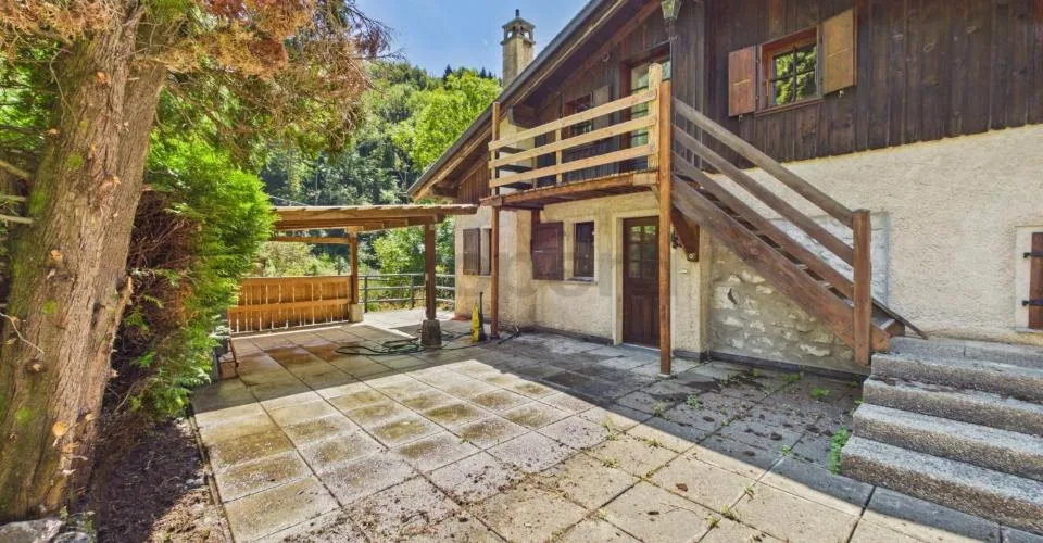 Casa di villaggio con 3 appartamenti (2x 3,5 locali e 1x 2,5 locali) nella calma assoluta – foto 25 di 26