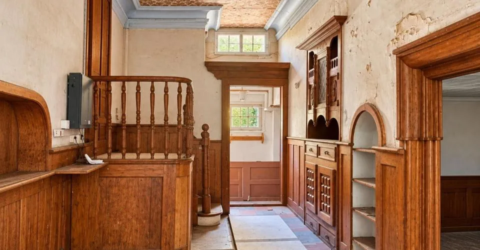 Grand character chalet to renovate in Villars-sur-Ollon, magnificent view – photo 10 of 13