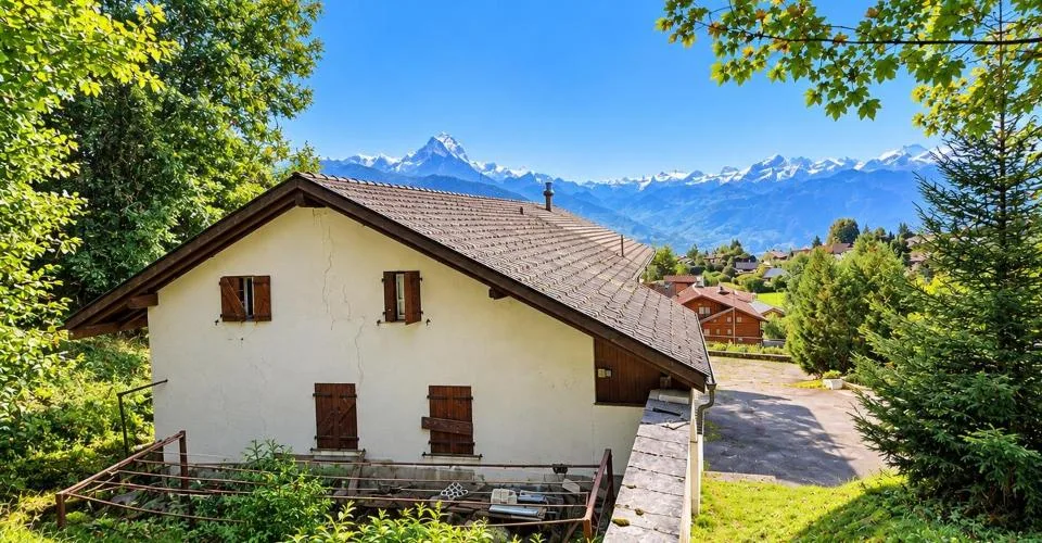 Grand character chalet to renovate in Villars-sur-Ollon, magnificent view – photo 6 of 13