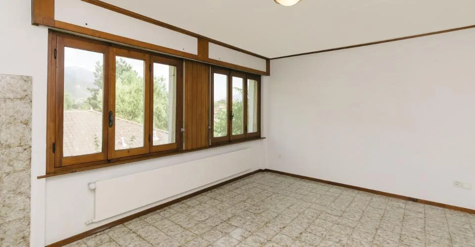 IMMEUBLE DE TROIS APPARTEMENTS A VEYRAS – Foto 8 von 13