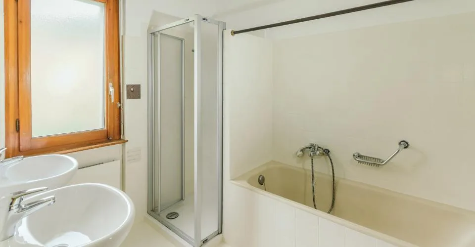 IMMEUBLE DE TROIS APPARTEMENTS A VEYRAS – Foto 6 von 13