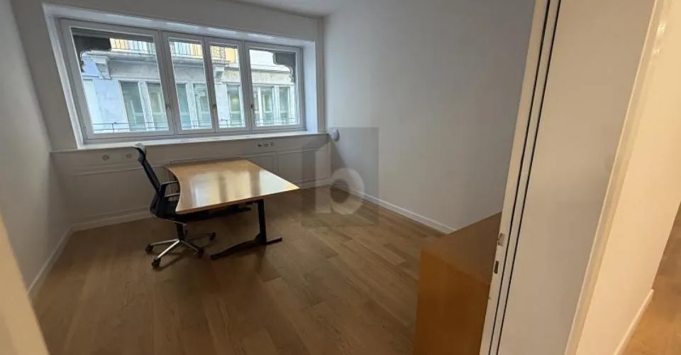 IN POSIZIONE CENTRALISSIMA – foto 5 di 6