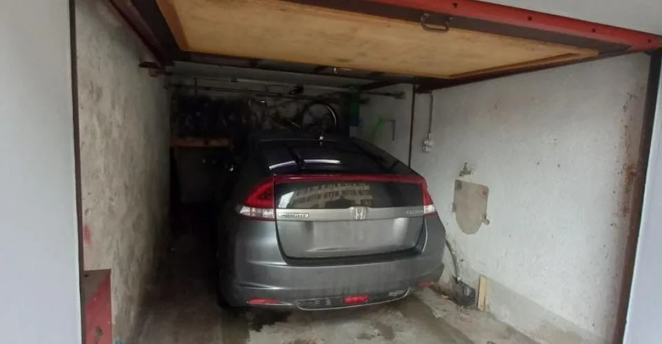 Garage individuel à louer au Locle – Foto 2 von 2