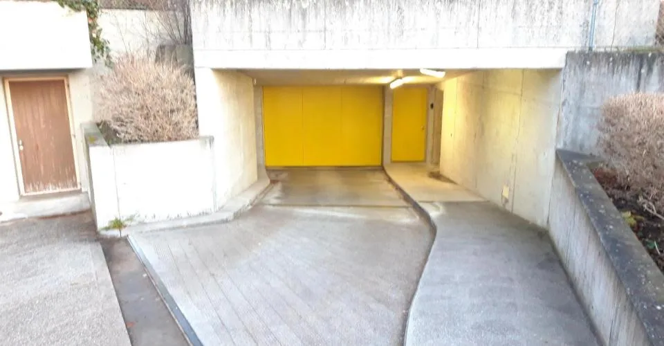 Sichern Sie sich Ihren Einstellplatz in Schwerzenbach – foto 2 di 3