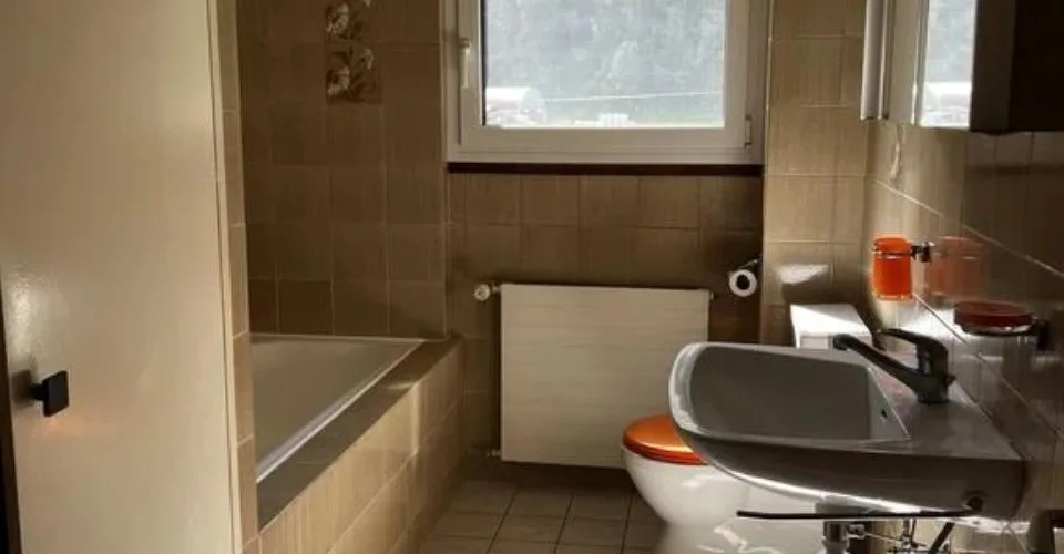 A louer ! Spacieux appartement de 5.5 pièces situé au 1er étage dans u – photo 8 sur 10