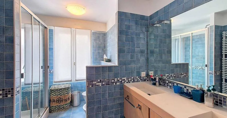 Geräumige 7.5 Zimmerwohnung ideal im Zentrum der Station gelegen – Foto 18 von 20