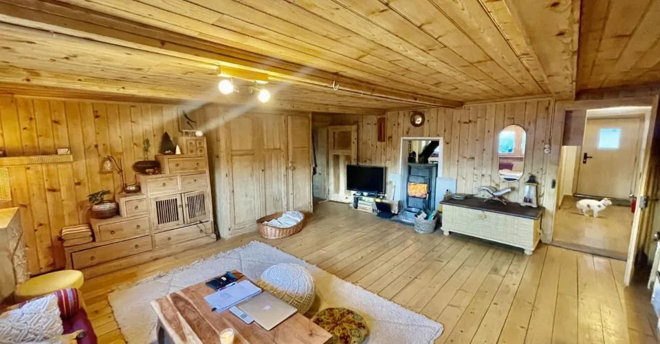 Appartement 2.5 pièces en attique rénové plein de charme avec jardin à Icogne, à 10 minutes de Crans-Montana – Foto 5 von 10