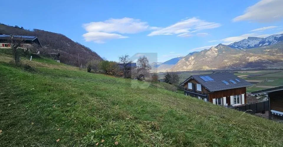 TRÈS ENSOLEILLÉ AVEC VUE SUR LES MONTAGNES – Foto 3 von 6