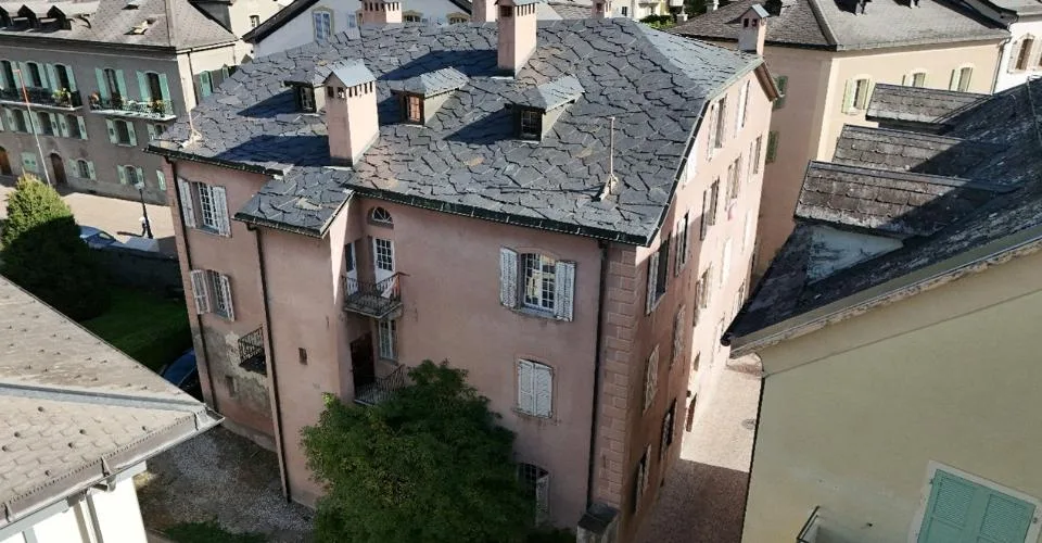Sion, maison historique au cœur de la vieille ville composé de 5 appartements et 2 bureaux – Foto 4 von 26