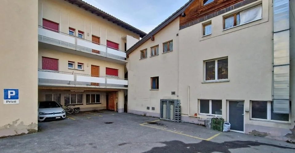 Saxon, lot de 2 immeubles de rendement, 11 appartements, 1 restaurant, 1 commerce, 9 pl. de parc – Foto 6 von 19