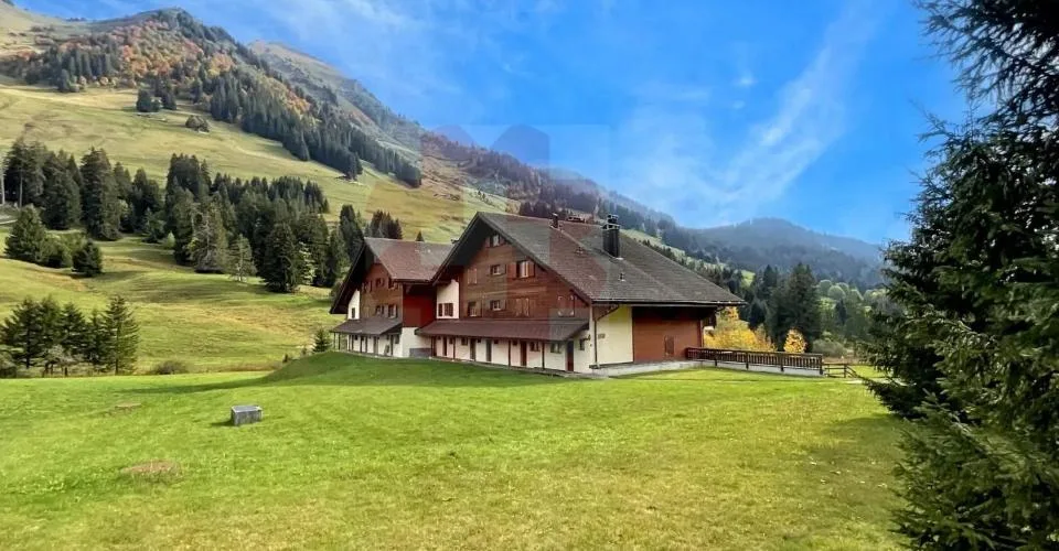 Charmant appartement 2.5 pièces en attique avec vue exceptionnelle Le – Foto 5 von 13