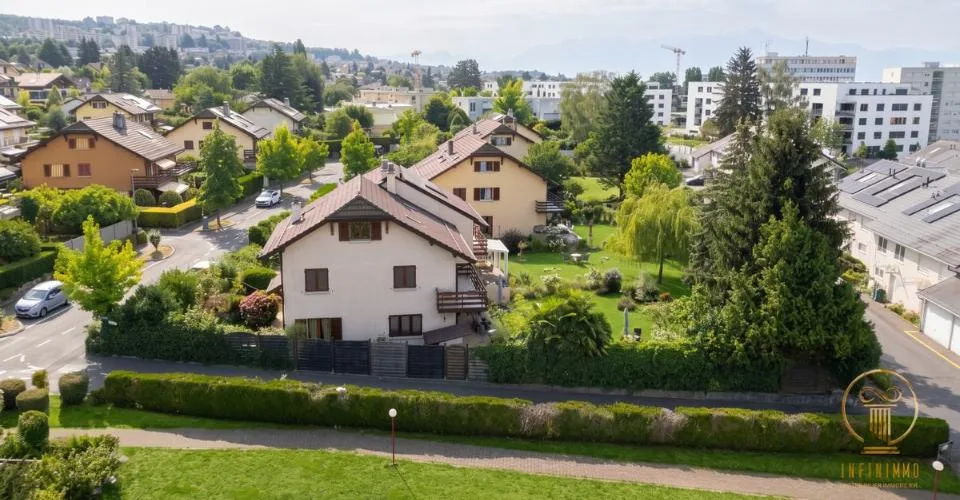 RENENS - Villa mitoyenne de 5.5 p. avec grand jardin. Pas inscrite dans une PPE. – foto 13 di 13