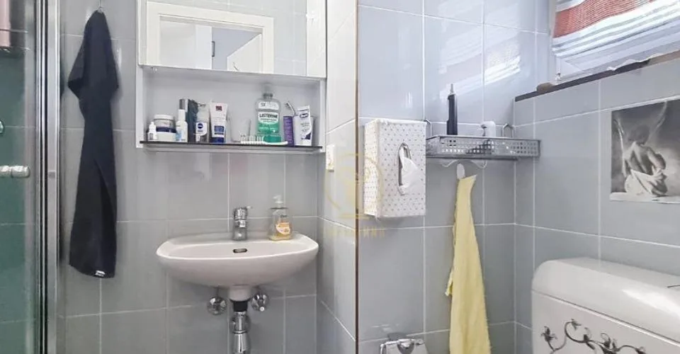 RENENS - Villa mitoyenne de 5.5 p. avec grand jardin. Pas inscrite dans une PPE. – foto 9 di 13