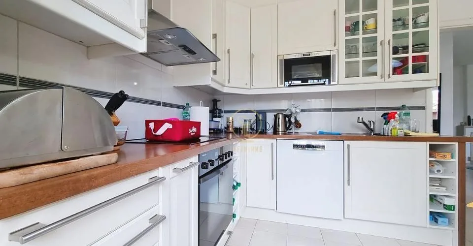 RENENS - Villa mitoyenne de 5.5 p. avec grand jardin. Pas inscrite dans une PPE. – foto 5 di 13