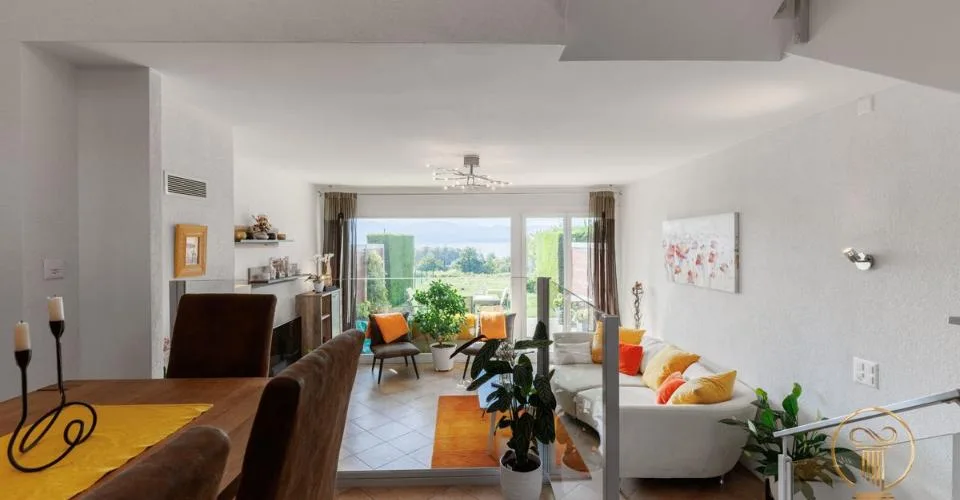 MONT-SUR-ROLLE - PORTES OUVERTES - Maison contiguë avec vue sur le lac – Foto 5 von 12