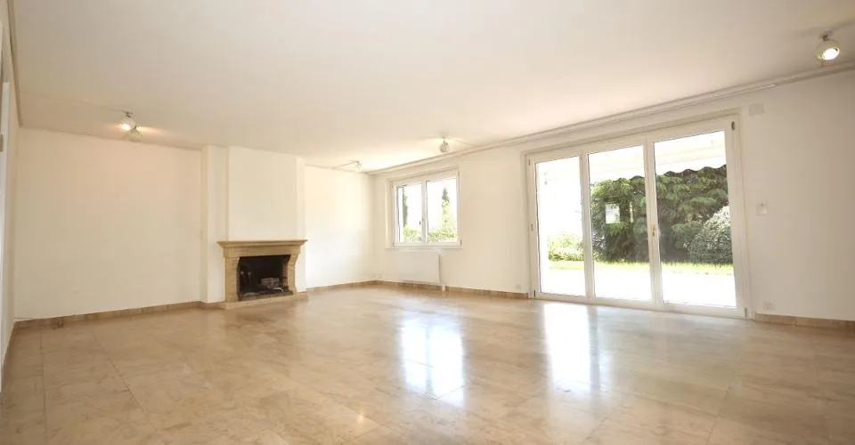 SAINT-PREX - DEUX VILLAS AU BORD DU LÉMAN, AVEC ACCÈS PRIVATIF AU LAC – Foto 3 von 13