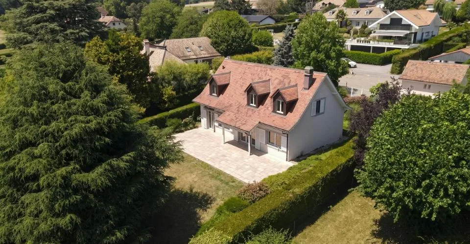 SAINT-PREX - DEUX VILLAS AU BORD DU LÉMAN, AVEC ACCÈS PRIVATIF AU LAC – Foto 2 von 13