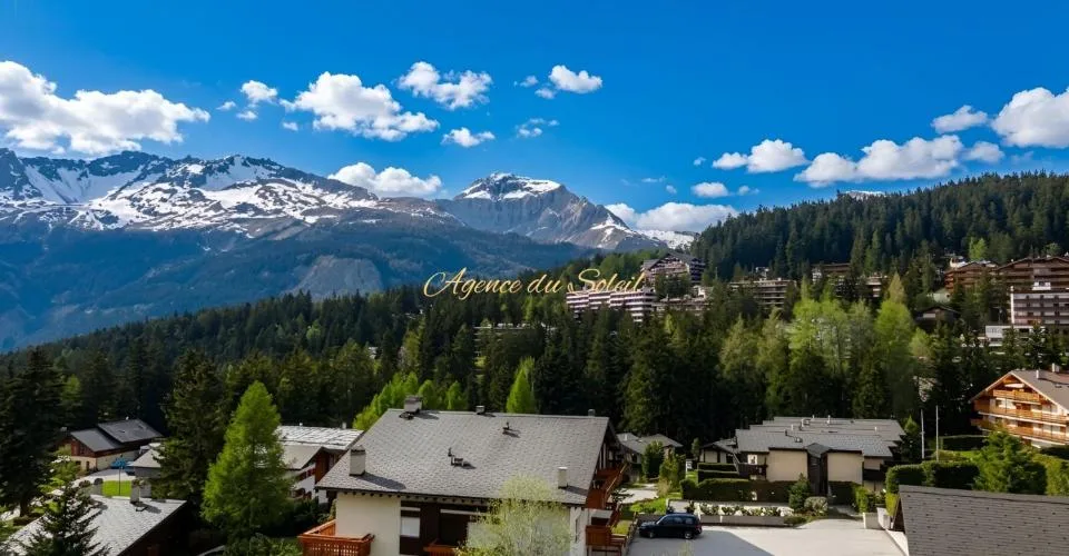 À louer pour la saison d'hiver : Bel appartement 2.5 pièces au bord du golf Severiano Ballesteros ! – foto 3 di 8