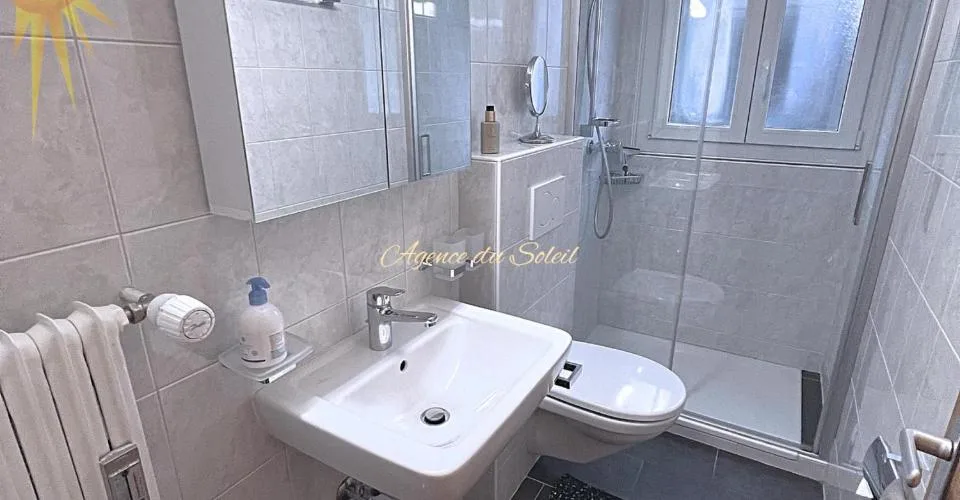 À louer pour la saison d'hiver : Bel appartement 2.5 pièces au bord du golf Severiano Ballesteros ! – foto 7 di 8
