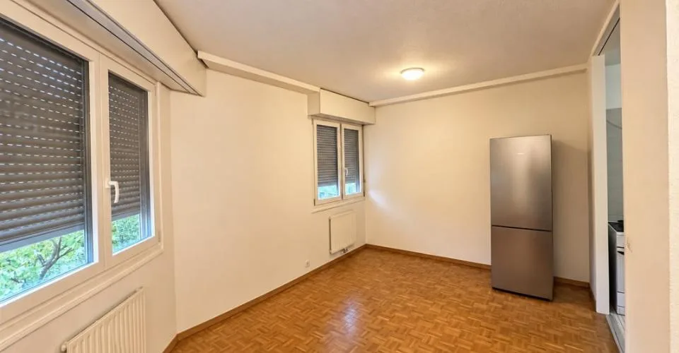 SPACIEUX APPARTEMENT DE 4,5 PIÈCES AVEC GRAND BALCON À CAROUGE – Foto 3 von 8