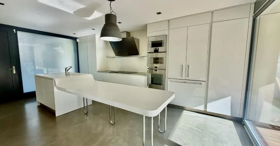 Anières — Villa de standing avec jardin et terrasse en toiture, vue lac – Foto 2 von 12