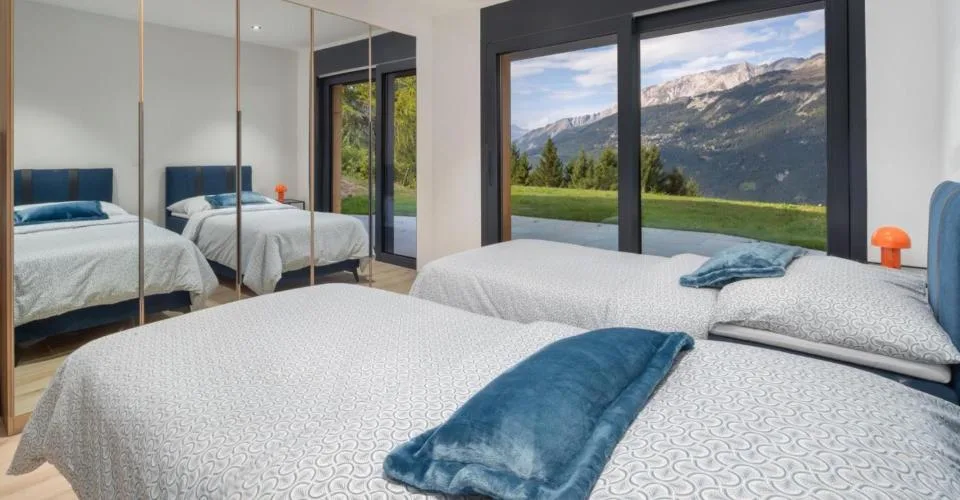 A SAISIR Chalet neuf à Crans-Montana en bordure de zone agricole – foto 3 di 6