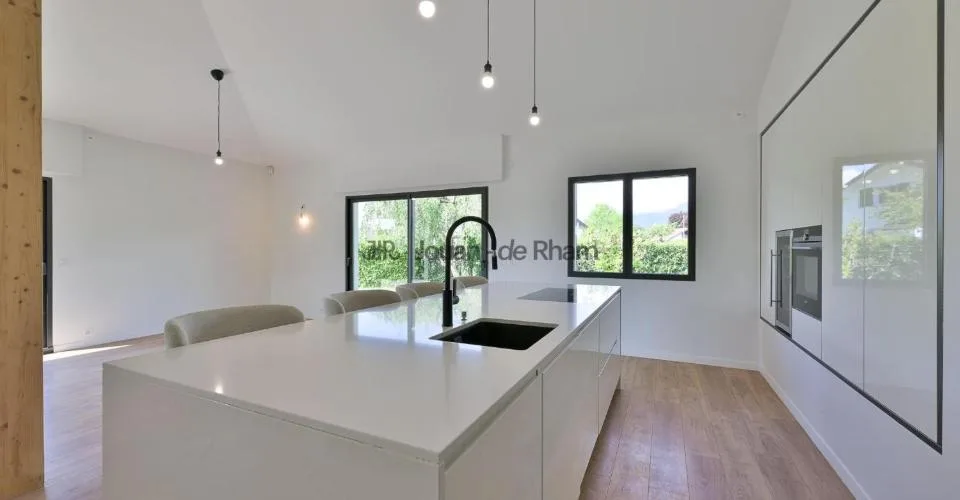 Crassier | Maison familiale entièrement rénovée – Foto 4 von 13