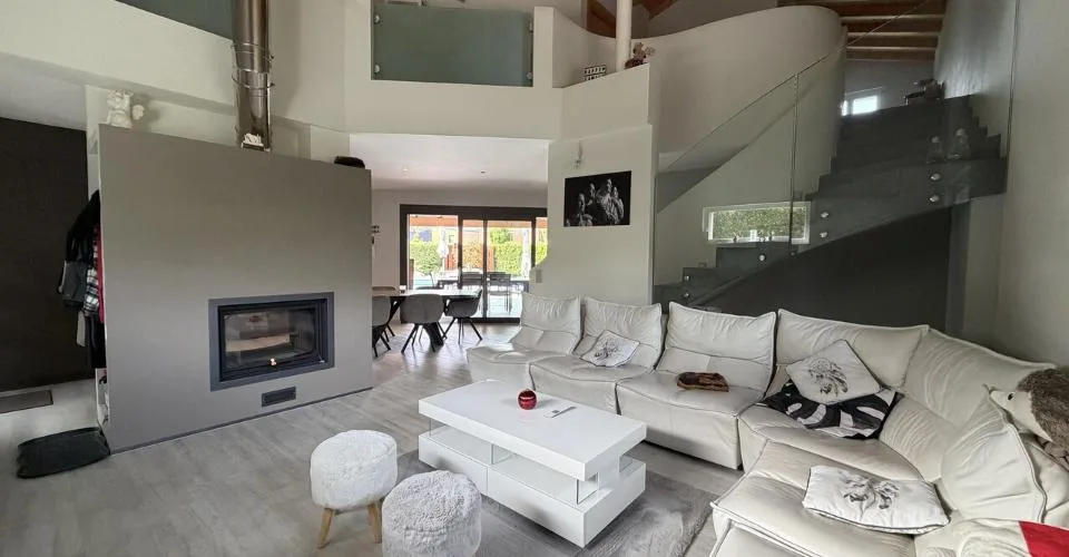 Villa contemporaine avec piscine – foto 3 di 9