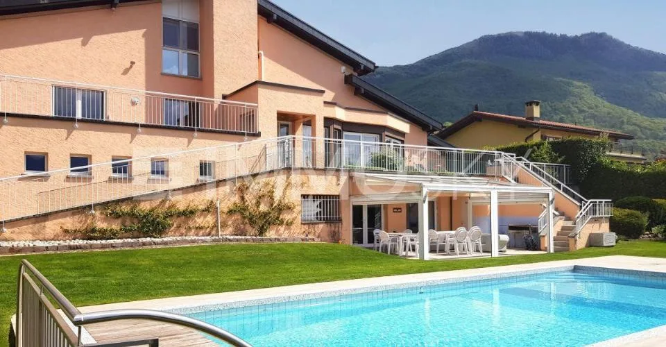 Una grande villa per una grande famiglia-NUOVO PREZZO – foto 2 di 5
