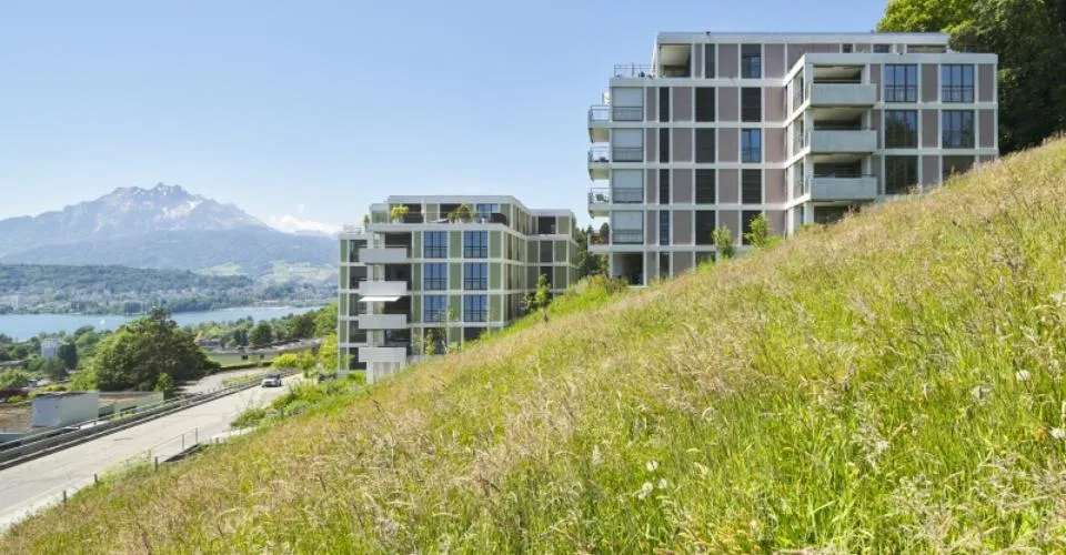 Wohngenuss auf höchstem Niveau  4.5-Zimmer-Wohnung mit fantastischer See- und Bergsicht – Foto 6 von 7