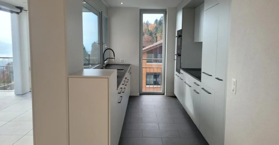 Wohngenuss auf höchstem Niveau  4.5-Zimmer-Wohnung mit fantastischer See- und Bergsicht – Foto 3 von 7