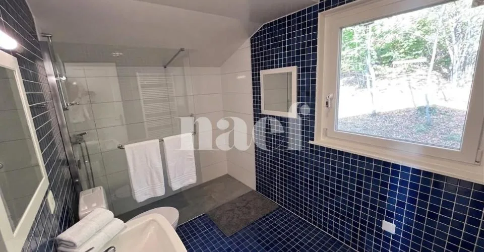 Belle maison individuelle d'env. 180m2 de 6.5 pièces avec jardin jacuzzi et vue lac – Foto 12 von 13