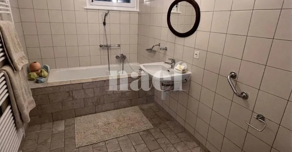 Belle maison individuelle d'env. 180m2 de 6.5 pièces avec jardin jacuzzi et vue lac – Foto 11 von 13