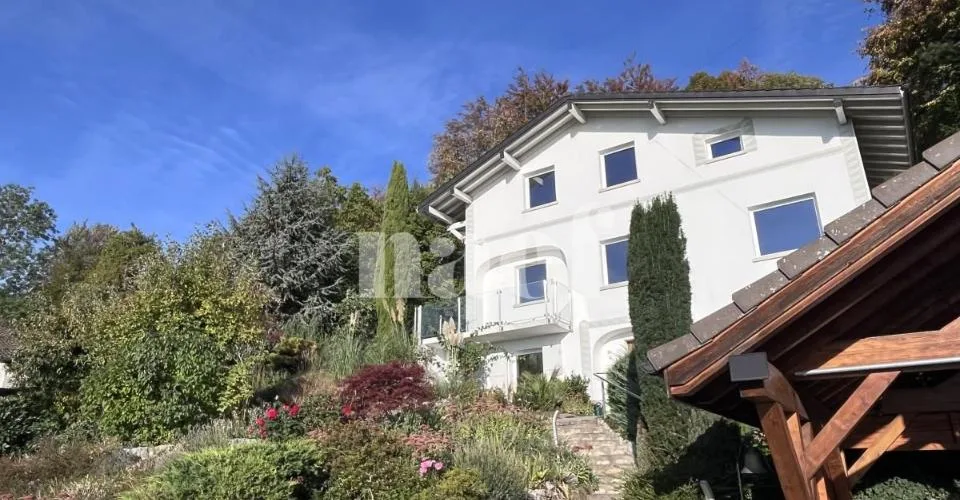 Belle maison individuelle d'env. 180m2 de 6.5 pièces avec jardin jacuzzi et vue lac – Foto 13 von 13
