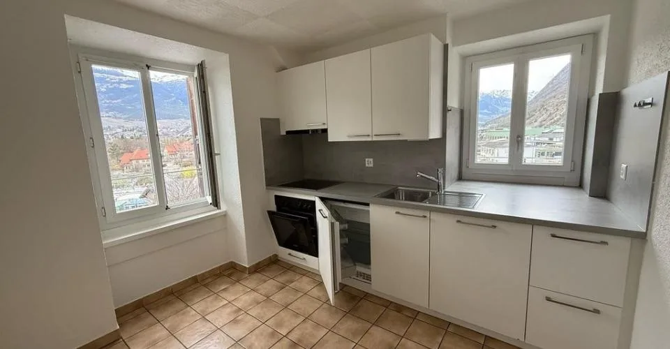 À saisir ! Magnifique appartement au coeur de Chippis ! – photo 3 sur 6