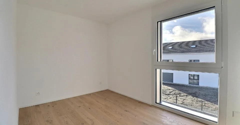 Appartement 3.5 pièces avec disponible dans les combles – Foto 4 von 13