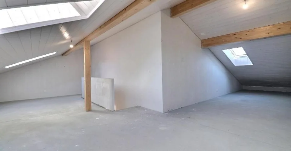 Appartement 3.5 pièces avec disponible dans les combles – Foto 9 von 13