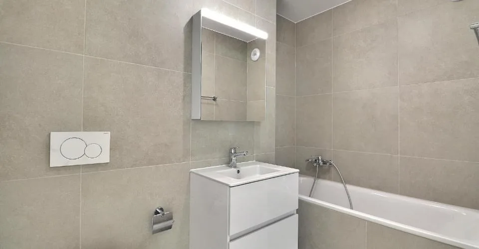 Appartement 3.5 pièces avec disponible dans les combles – Foto 7 von 13