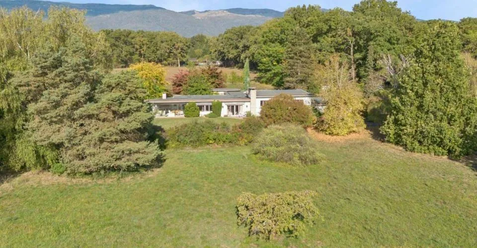 10 Zimmer Villa in Meyrin – photo 10 of 26