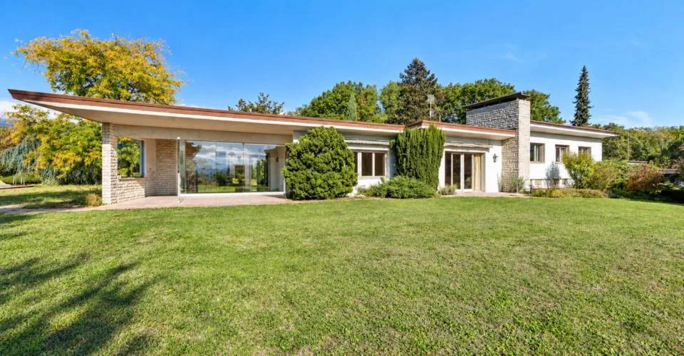 10 Zimmer Villa in Meyrin – photo 2 of 26