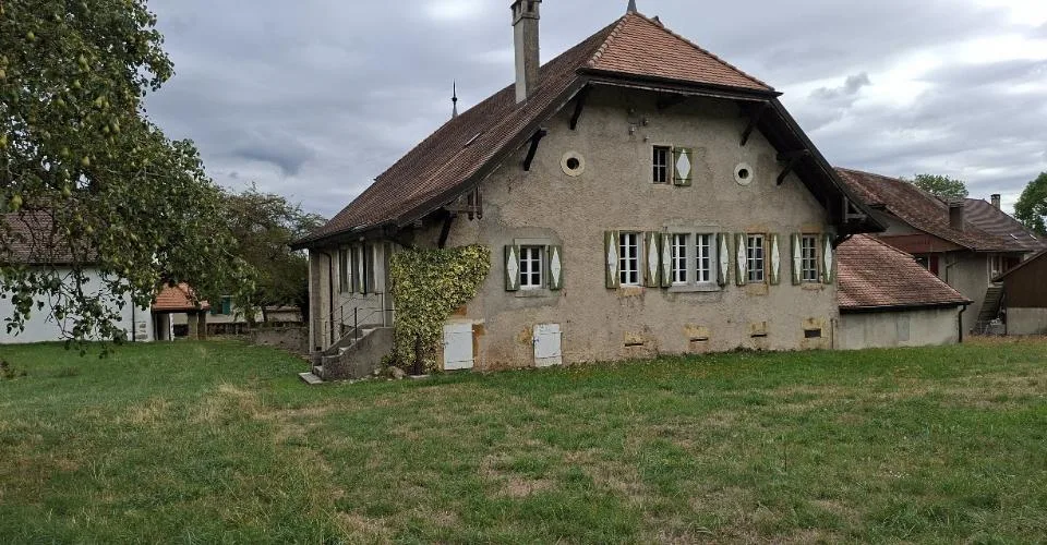 Maison d'habitation de 9.5 pièces – Foto 2 von 10