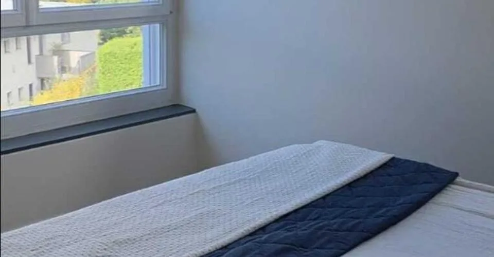 LUTRY - BEL APPARTEMENT DE 4.5 PIÈCES AVEC VUE SUR LE LAC ET LES – Foto 11 von 13