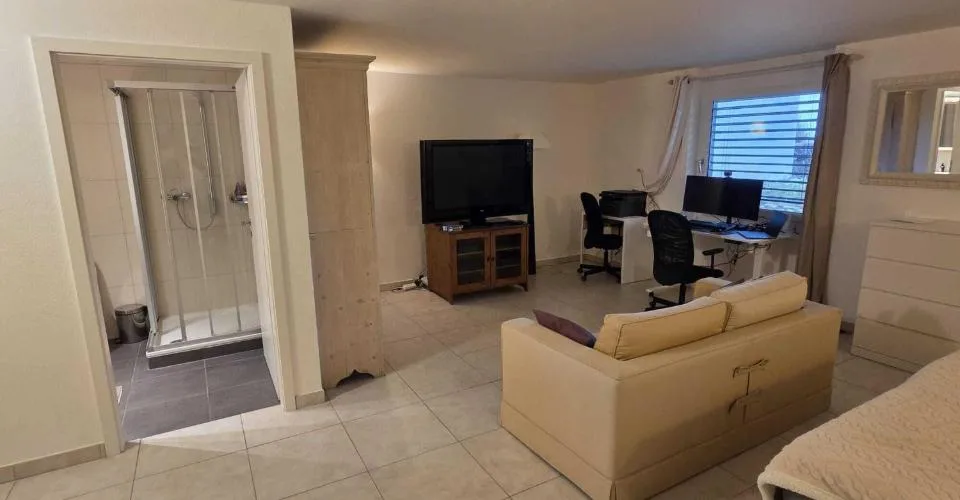 LUTRY - BEL APPARTEMENT DE 4.5 PIÈCES AVEC VUE SUR LE LAC ET LES – Foto 5 von 13