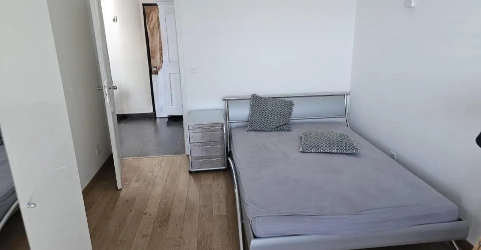 LUTRY - BEL APPARTEMENT DE 4.5 PIÈCES AVEC VUE SUR LE LAC ET LES – Foto 3 von 13