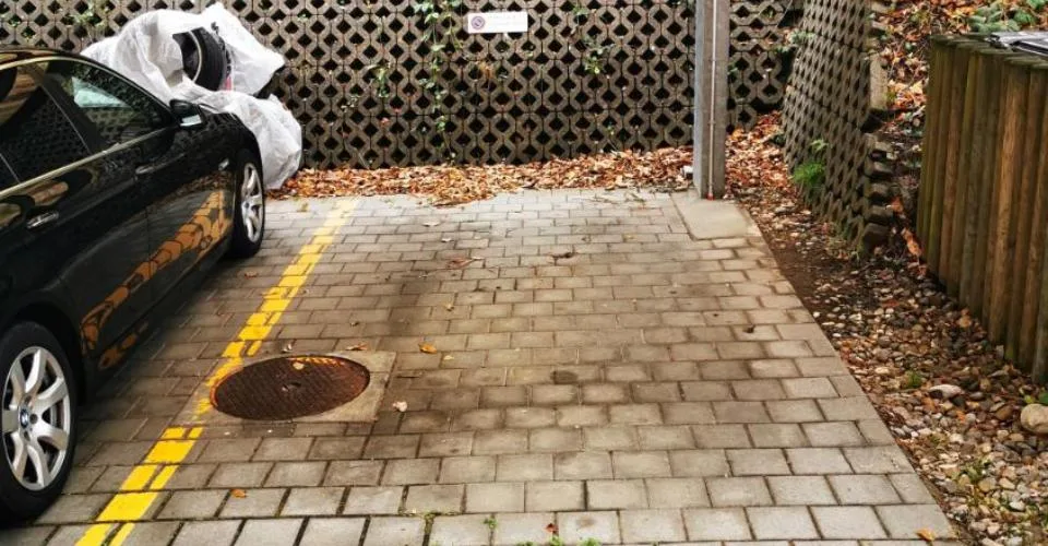 Haben Sie noch keinen Parkplatz für Ihr Auto? – foto 2 di 3