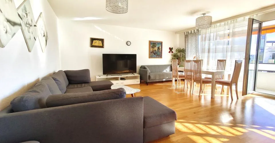 Châtelaine - Magnifique 5 pièces meublé de 140 m² avec vue sur le Jura – Foto 2 von 12