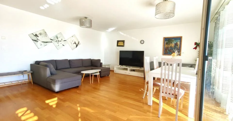 Châtelaine - Magnifique 5 pièces meublé de 140 m² avec vue sur le Jura – Foto 5 von 12